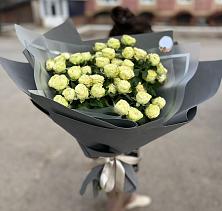 Букет Белые кустовые розы Солинеро в Федино