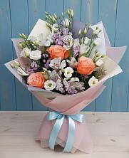 Букет цветов из:  Лизиантусы, Розы, Альстромерии и Гипсофила в Федино