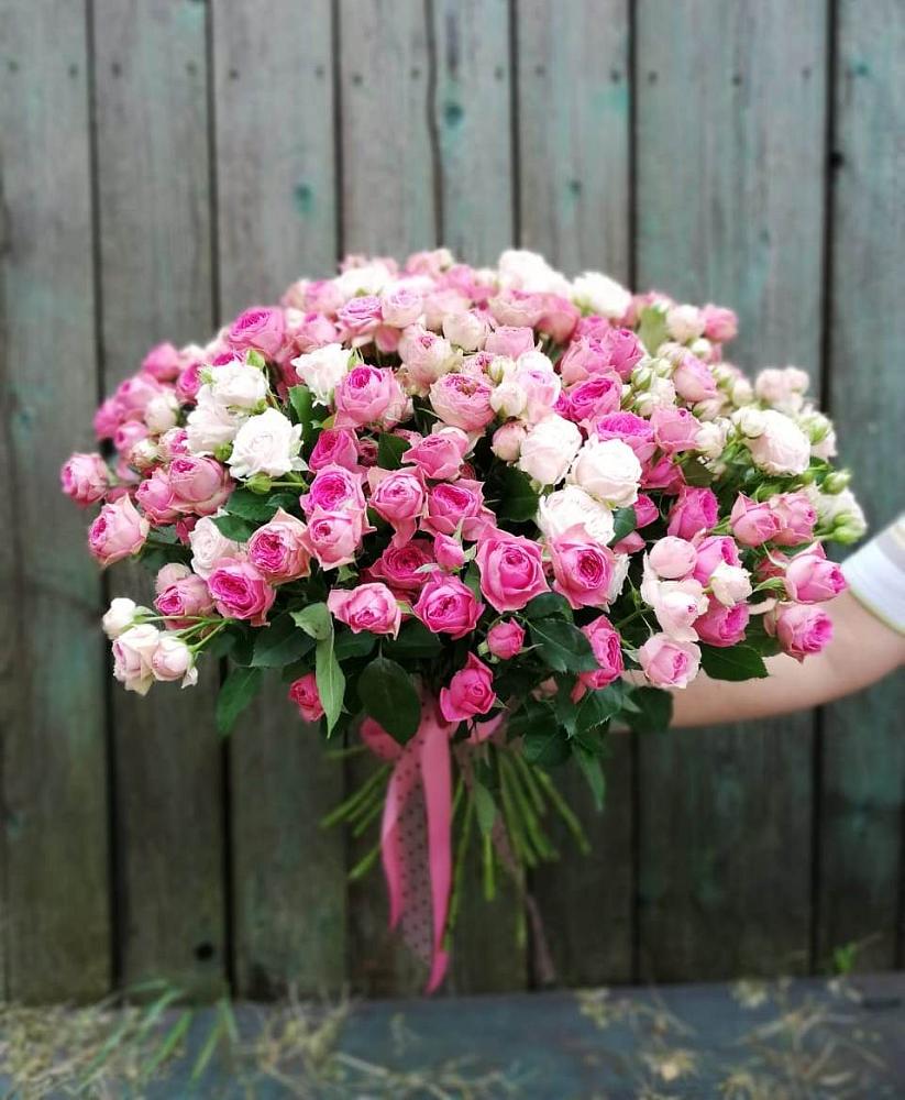 Букет Розовые кустовые розы Натали и Лав Лидия в Федино