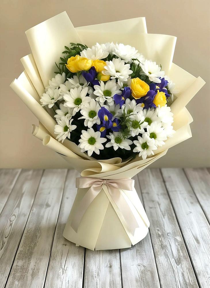 Букет цветов из: Ирисы, Хризантемы и Розы в Федино