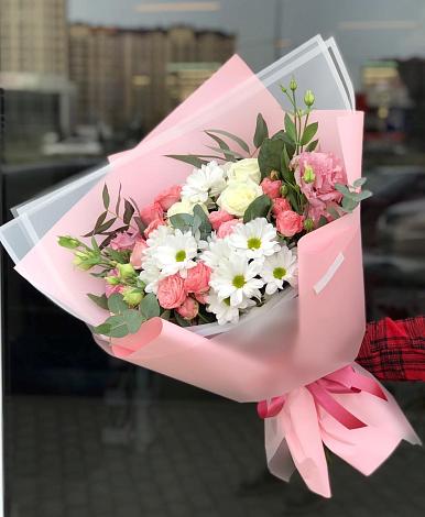 Букет цветов из: Розы, Лизиантусы и Хризантемы в Федино